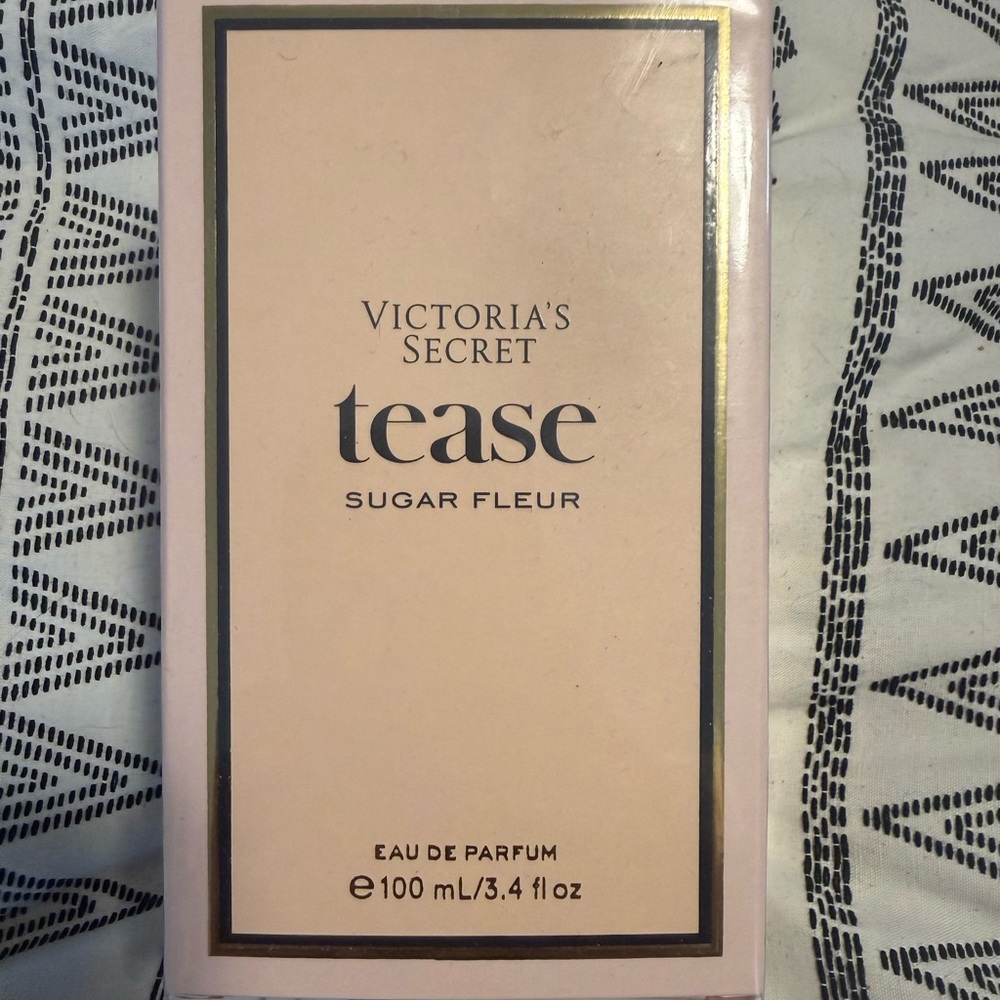 Victoria's Secret Pink Fragrance Box